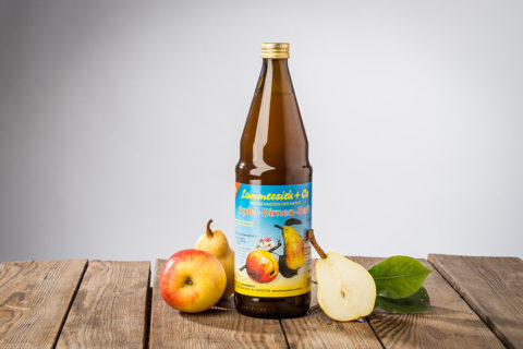 Apfel‐Birnensaft keltertrüb, ein fruchtig frischer Saft aus Äpfeln und Birnen von Streuobstwiesen